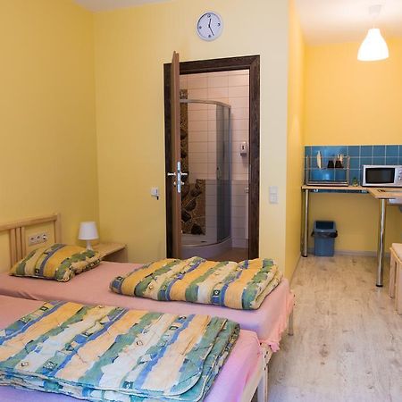 Fortuna Hostel VNO Exteriör bild