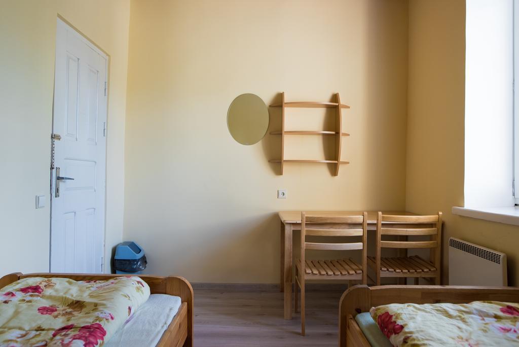 Fortuna Hostel VNO Exteriör bild